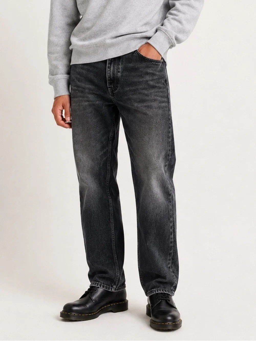 Levi's 505 Men's 33x34 Fade Black Jeans 100% Cotton Denim Straight Leg